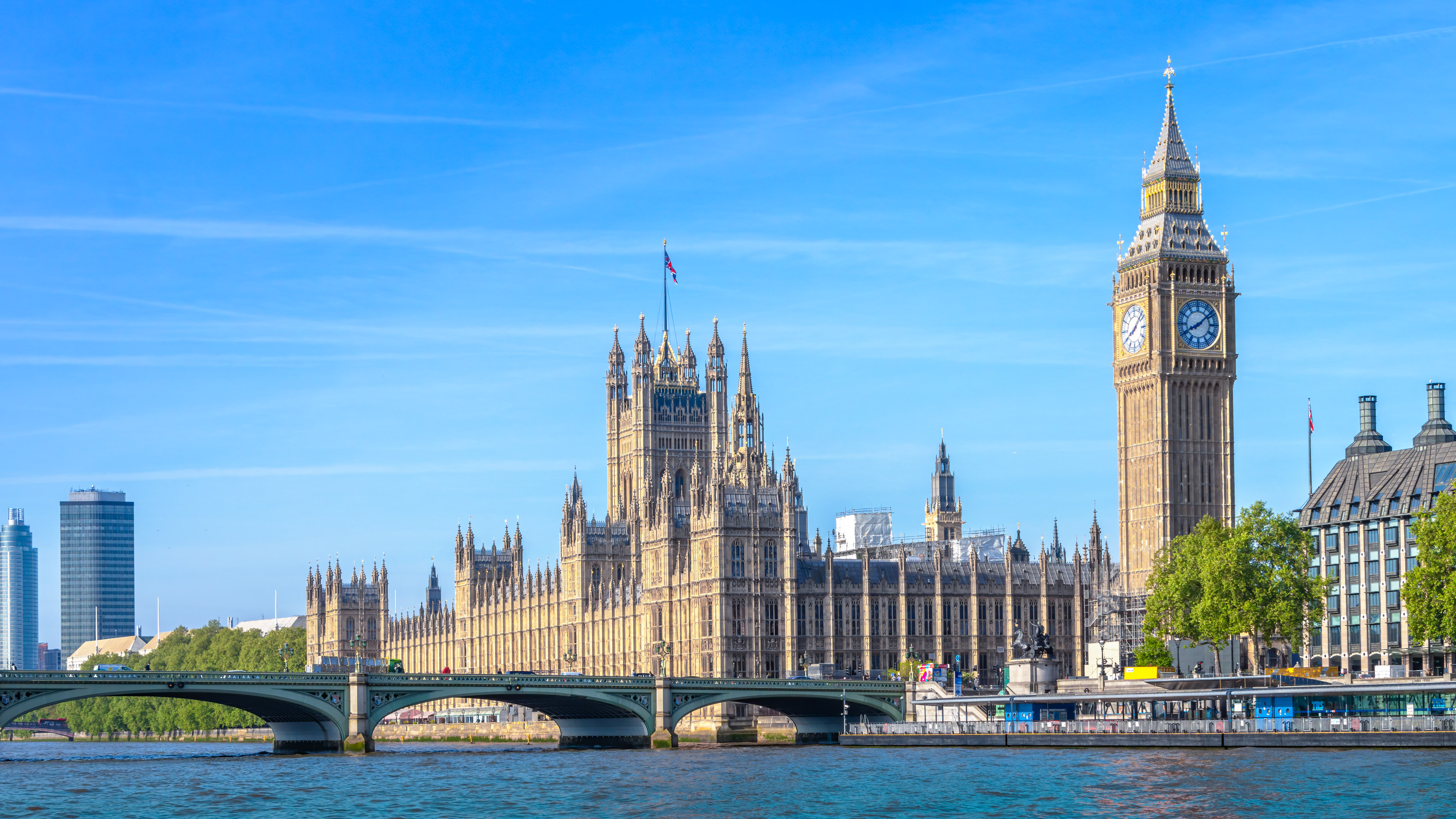Get a glimpse of the big city with our wallpaper showcasing London’s iconic Big Ben on a crisp morning, and let your device become a window to the bustling energy of urban life.