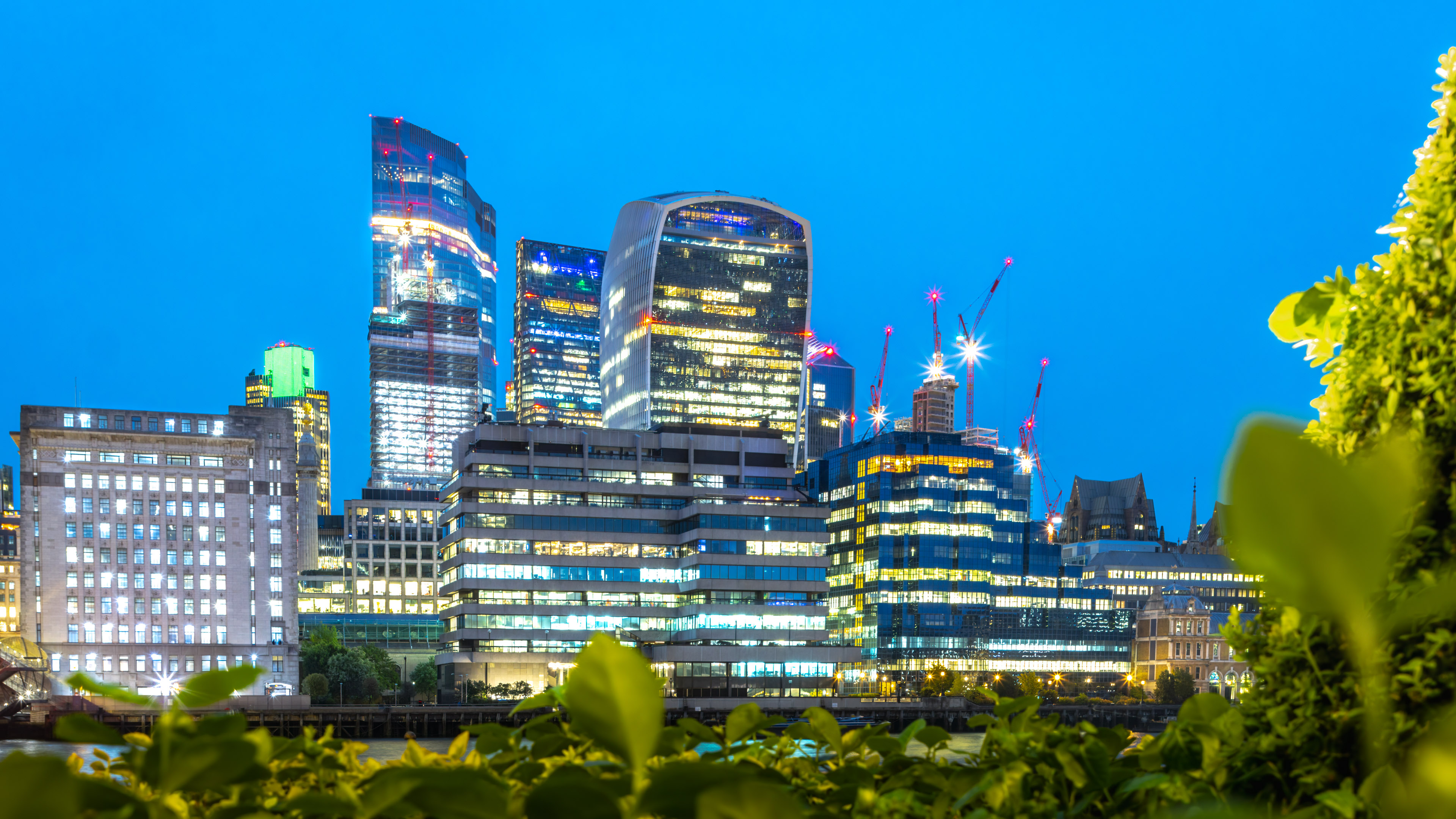 download best wallpaper of London night skyscrapers in 4K Ultra HD resolution