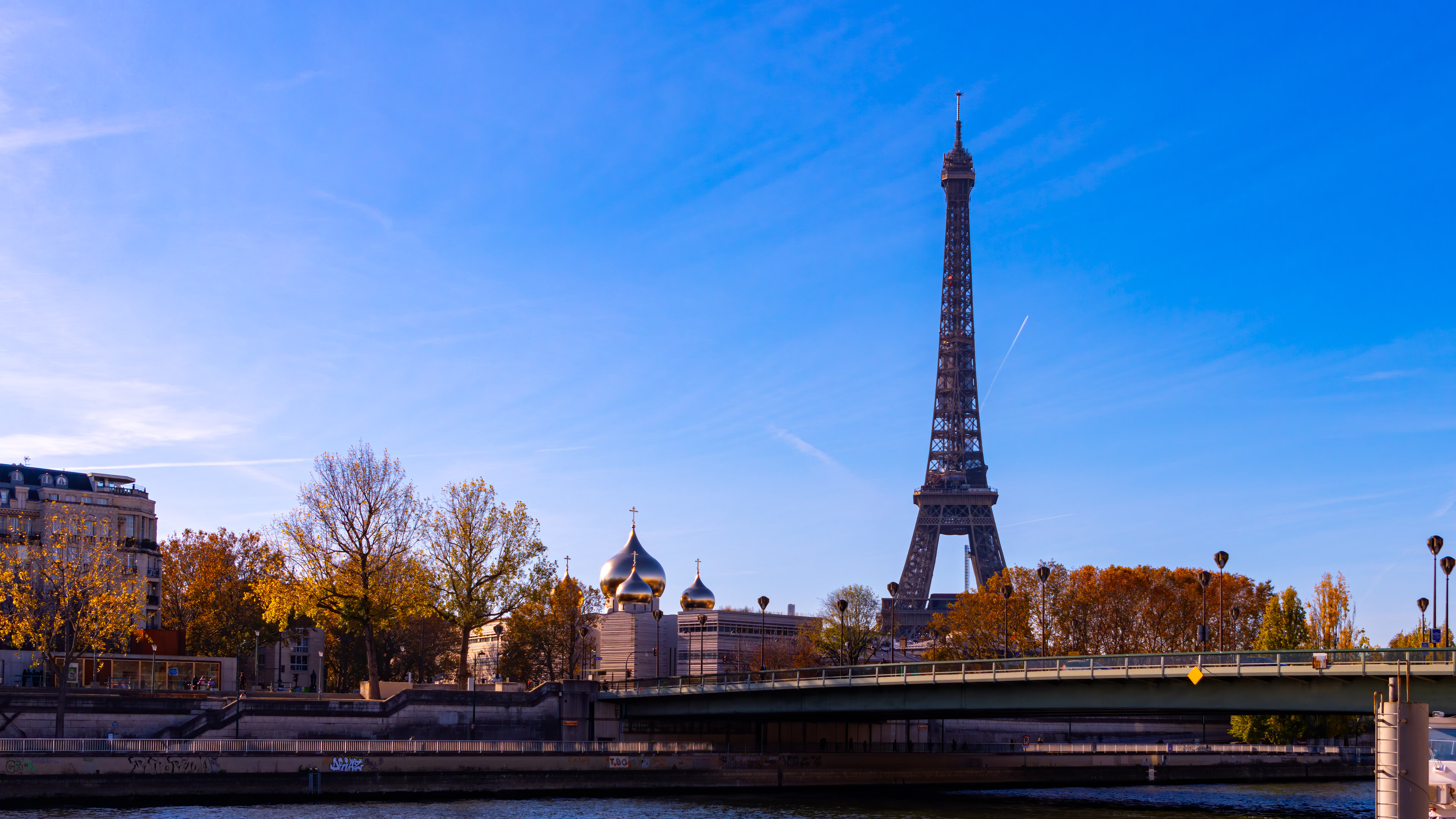 best computer wallpaper of Eiffel Tower in Paris in 4K Ultra HD resolution