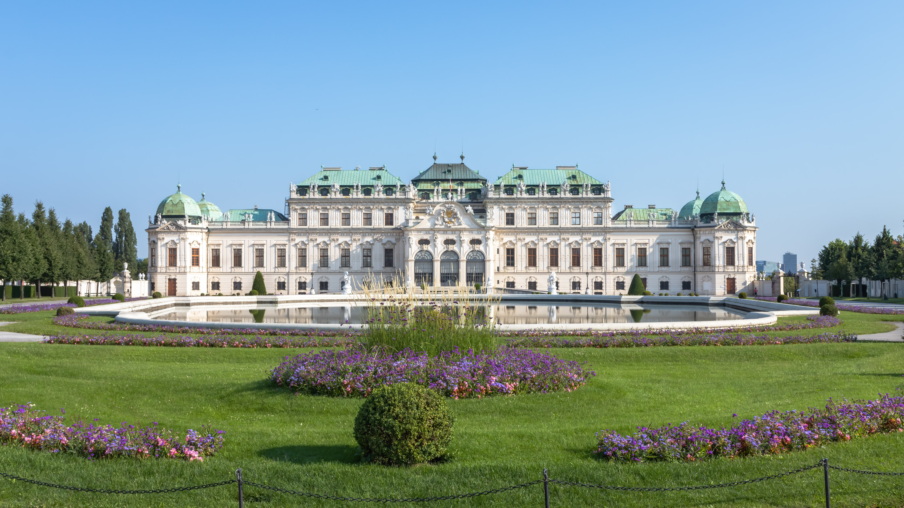 Experience the elegance of Vienna's historical architecture in 4K through our captivating wallpaper.