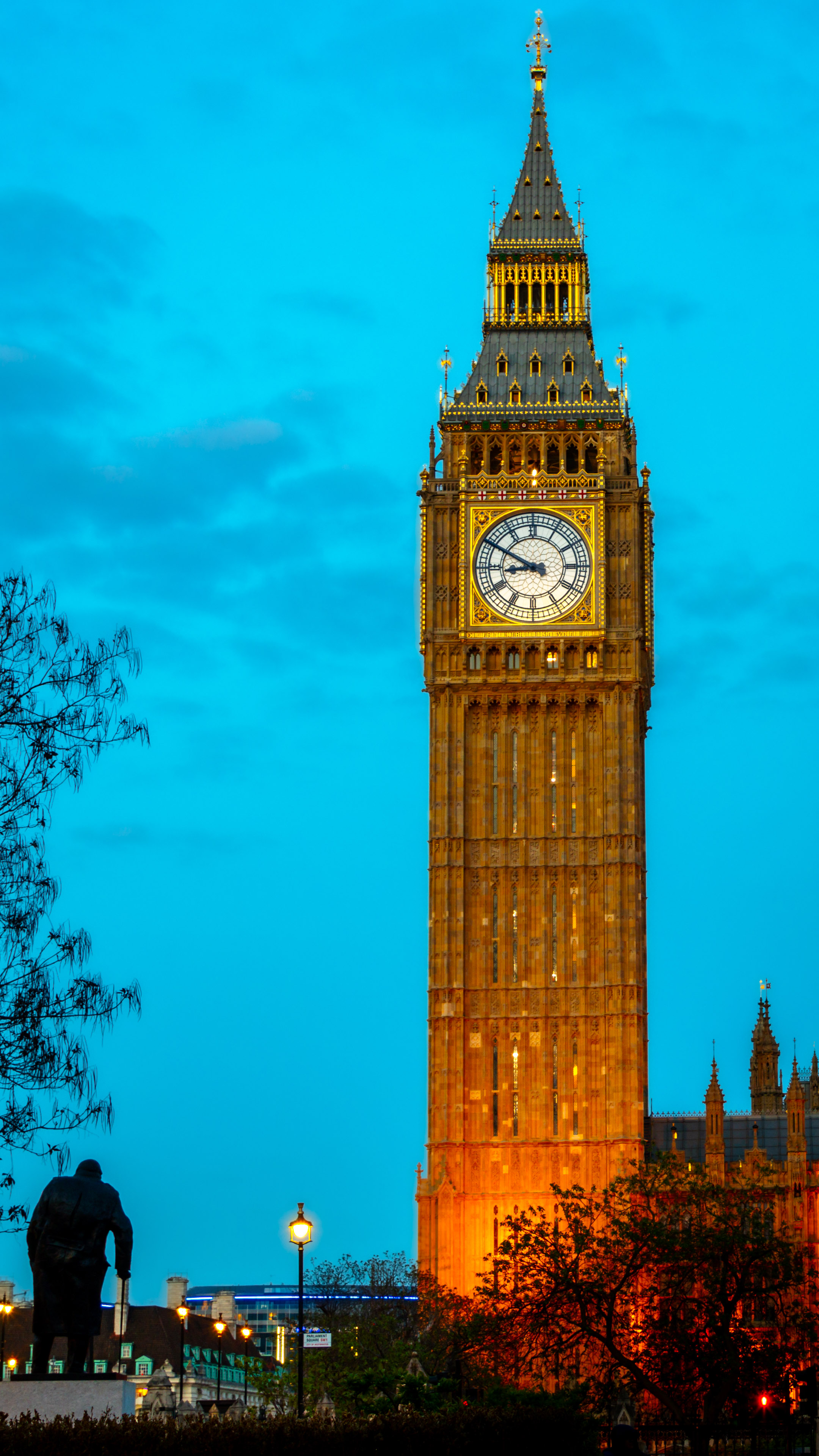 Elevate your desktop background with the best city wallpaper, highlighting the majestic Big Ben in the heart of London.
