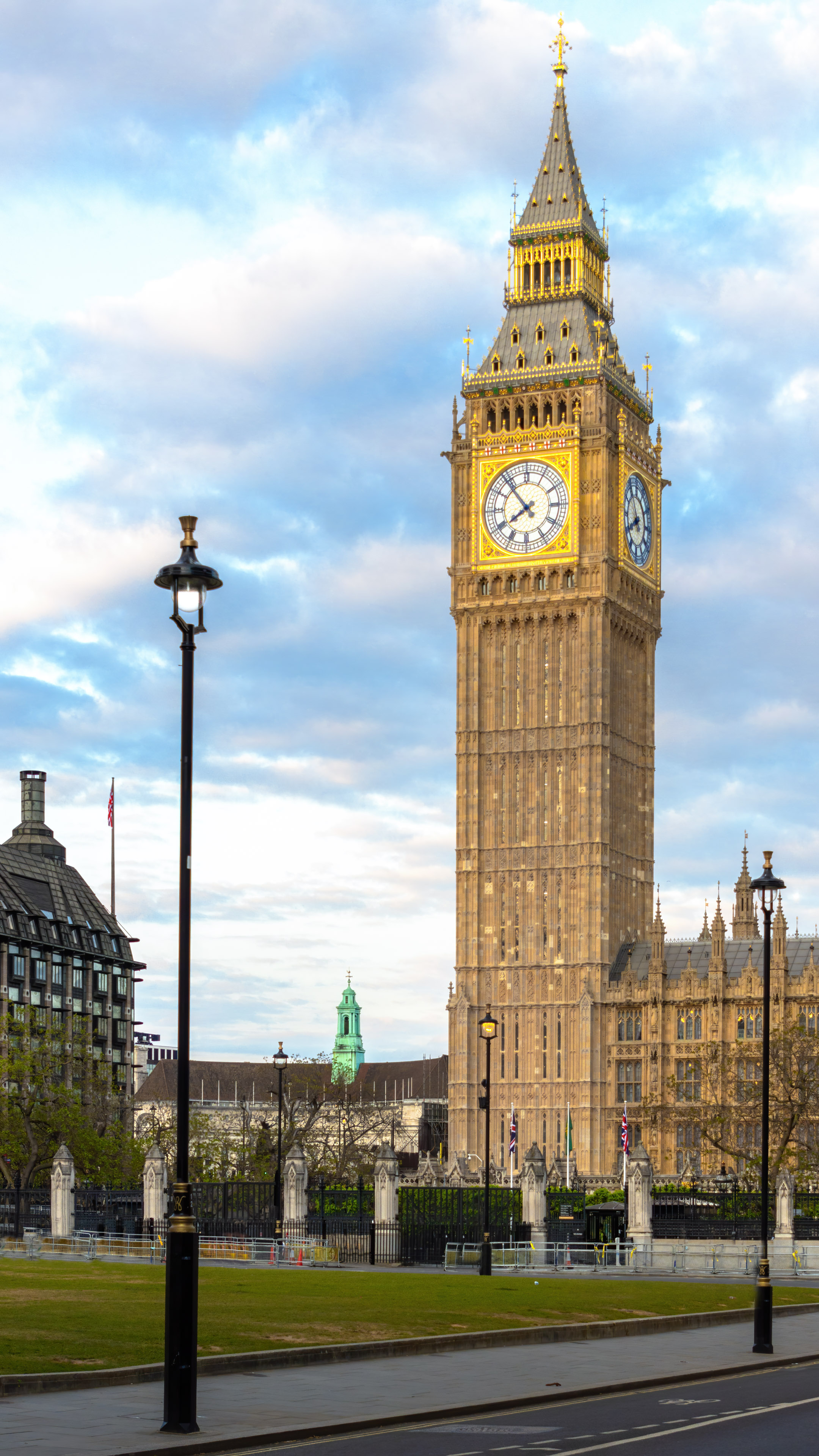 Get inspired by the iconic Big Ben with this London cityscape wallpaper for phone.