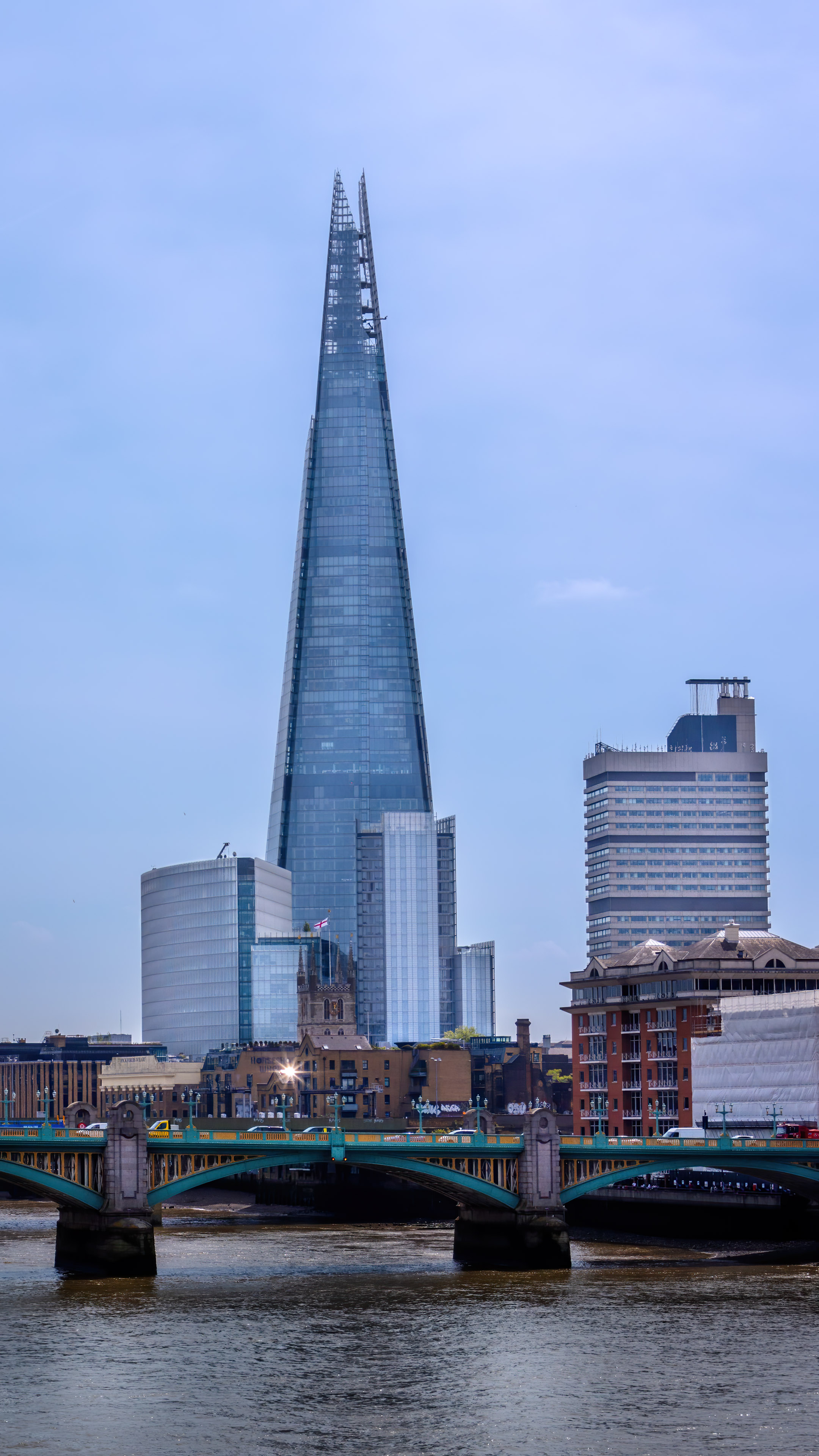 Enjoy the stunning London skyline featuring the Shard and Gherkin buildings with this wallpaper.
