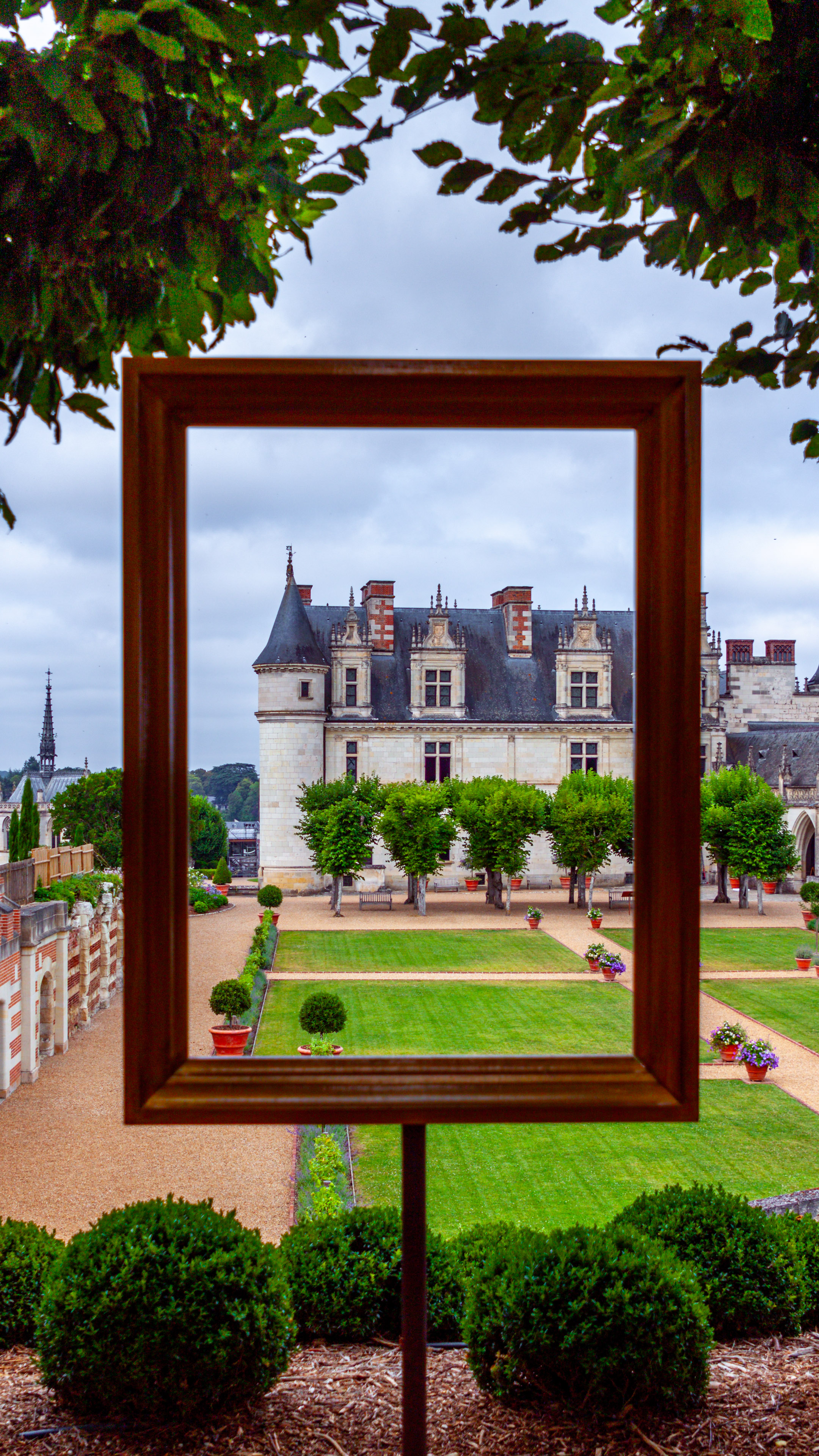 best phone wallpaper of french castle in 4K Ultra HD resolution